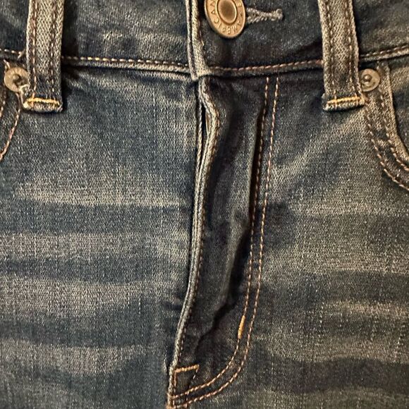 American Eagle High Rose Destructed Jean Skirt - Size 4 - Picture 4 of 10